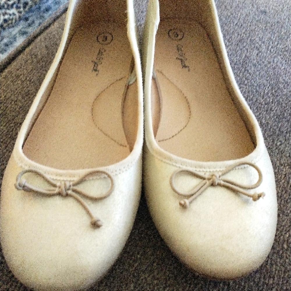 Girls Gold Flats